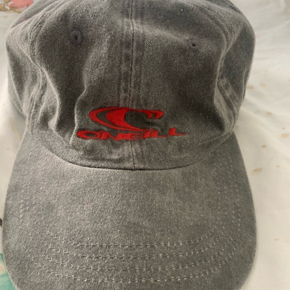 O'Neill Gray Cap with Red Logo - Picture 6 of 6
